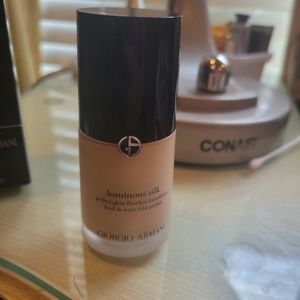 Giorgio Armani perfect glow flawless foundation